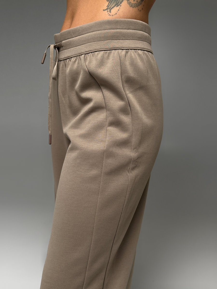 Брюки-трубы спортивные прямого кроя