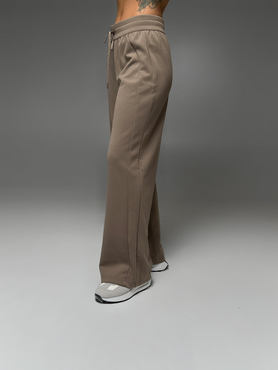 Брюки-трубы спортивные прямого кроя