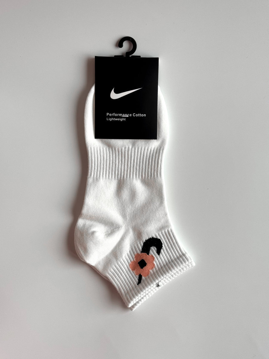 Носки средней длины яркие