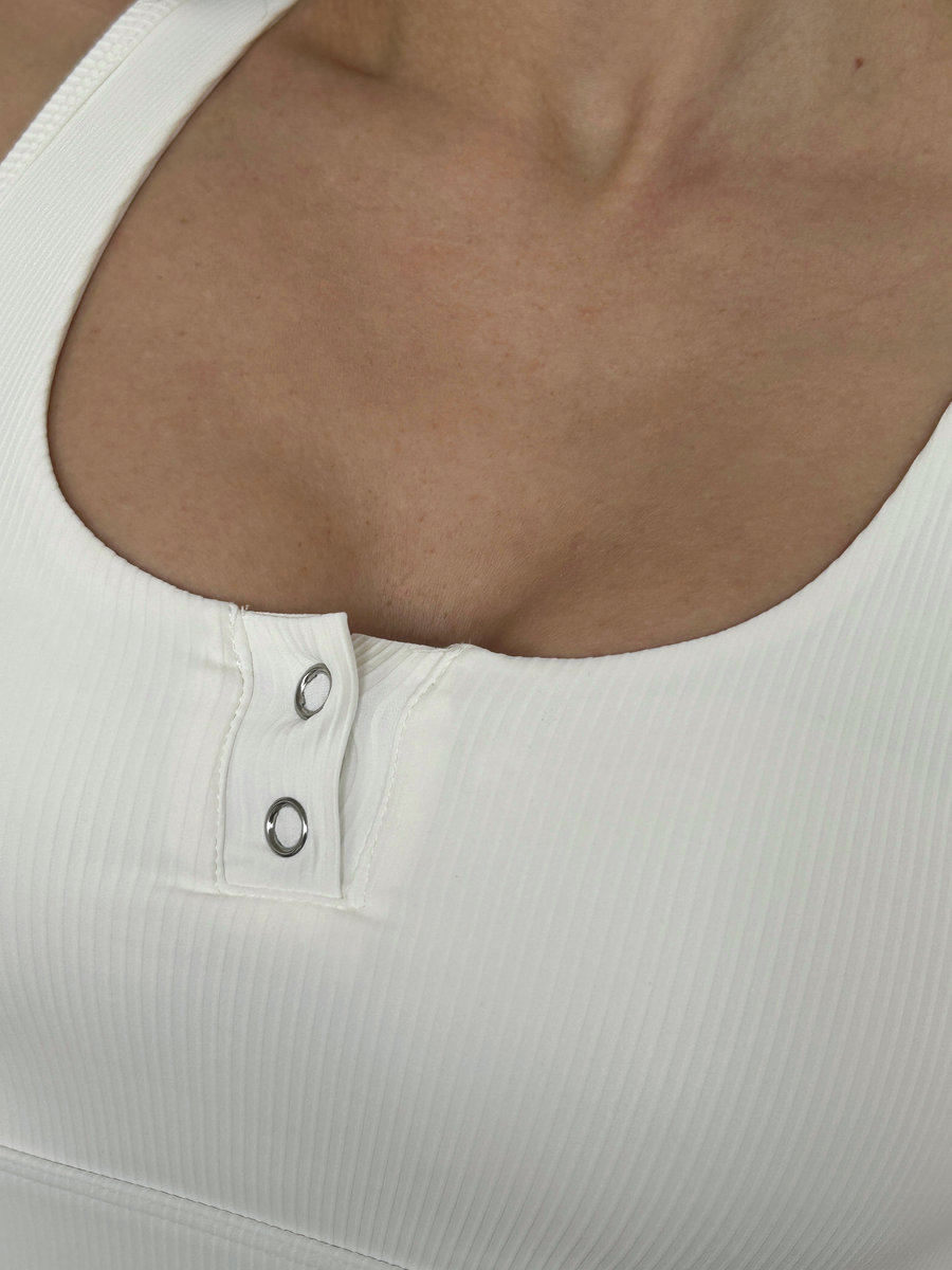 Бра бесшовное в рубчик с кнопкой-застежкой на декольте (Без застежки)