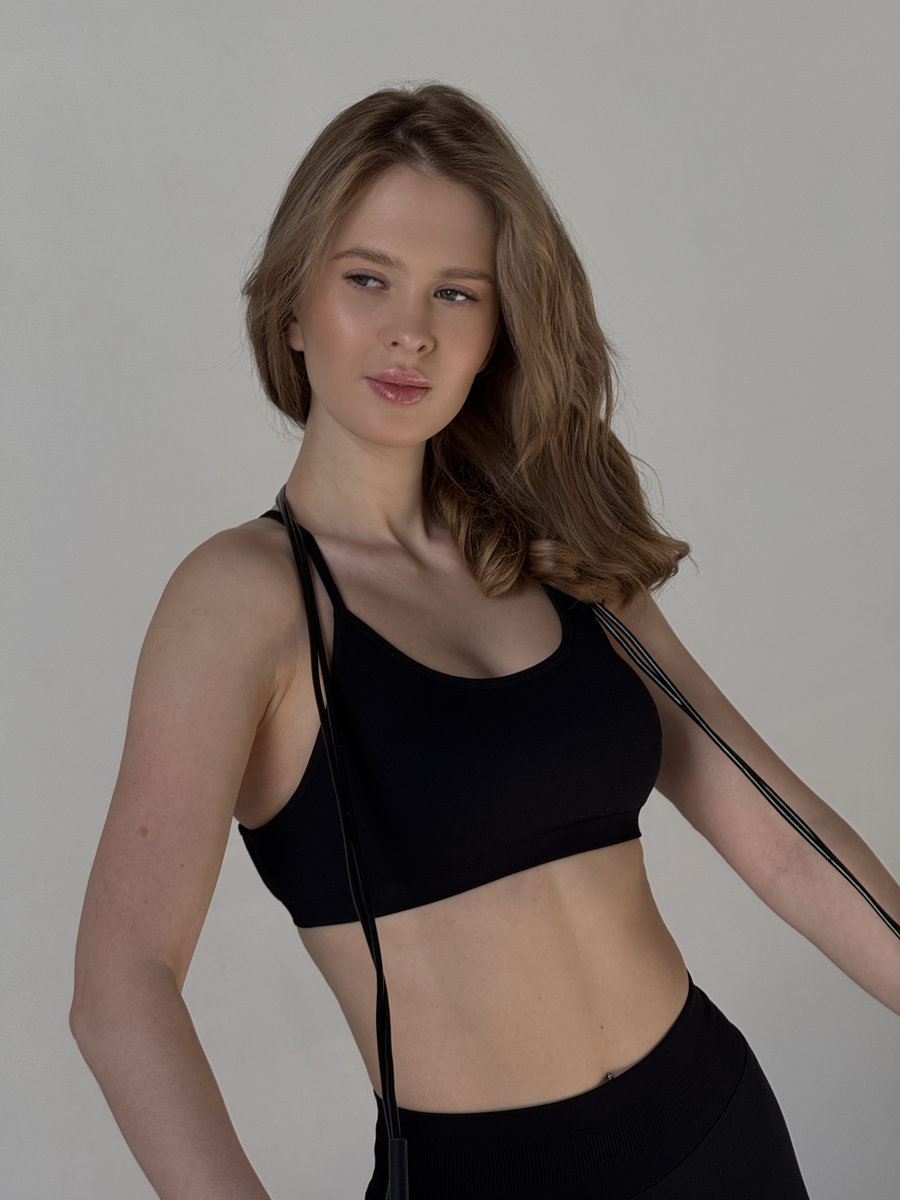 Бра бесшовное с переплетением тонких бретелей (Без застежки)