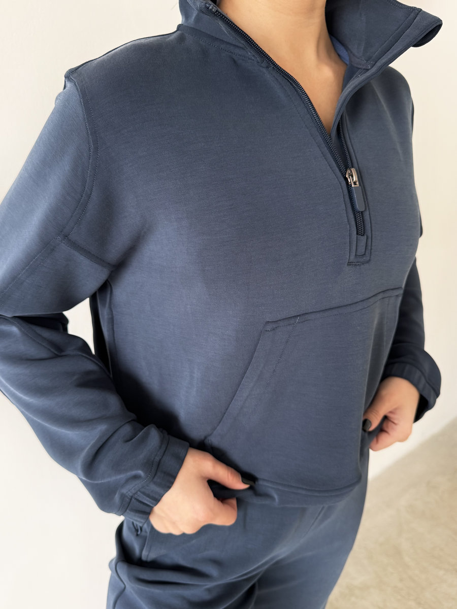 Толстовка свободного кроя с воротником-стойкой из модала