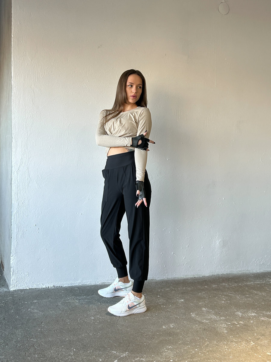 Брюки с манжетами для спорта