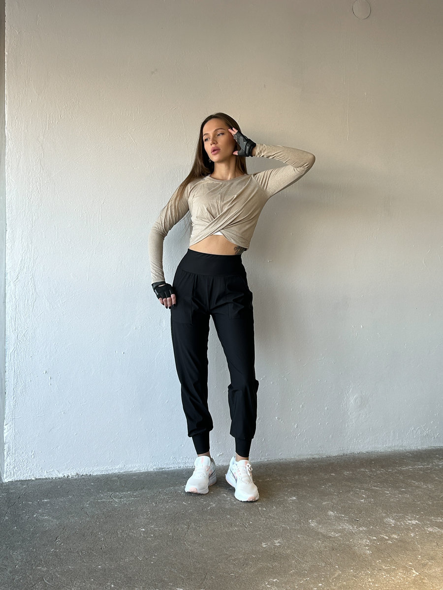 Брюки с манжетами для спорта