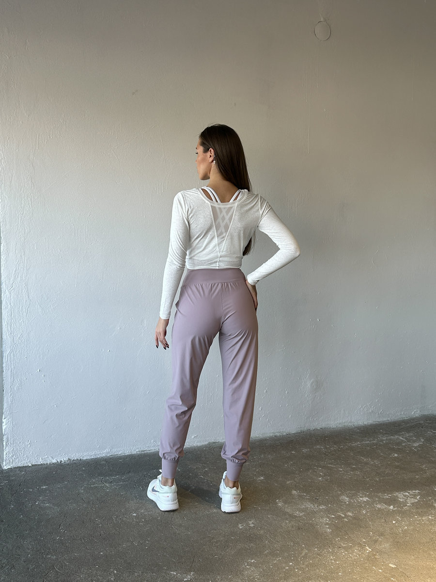 Брюки с манжетами для спорта