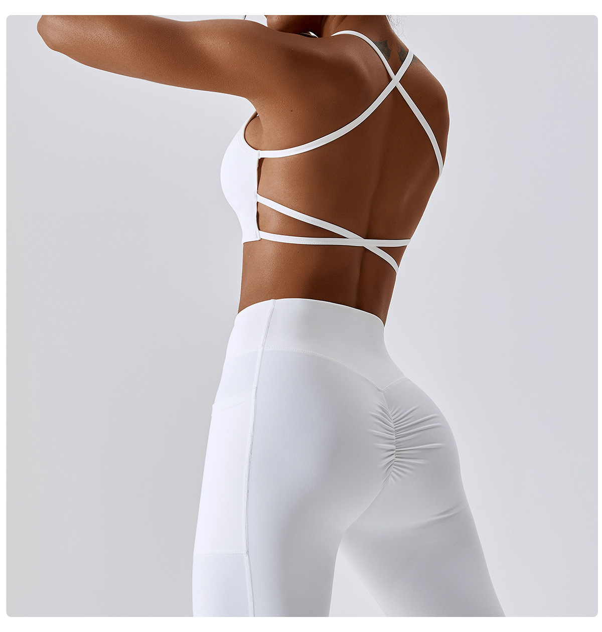 Укороченное бра c максимально открытой спиной (без застежки)