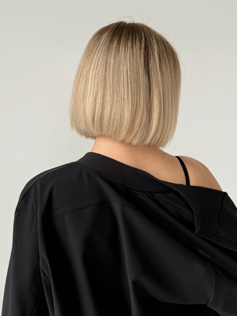 Спортивная олимпийка-бомбер  укороченного типа