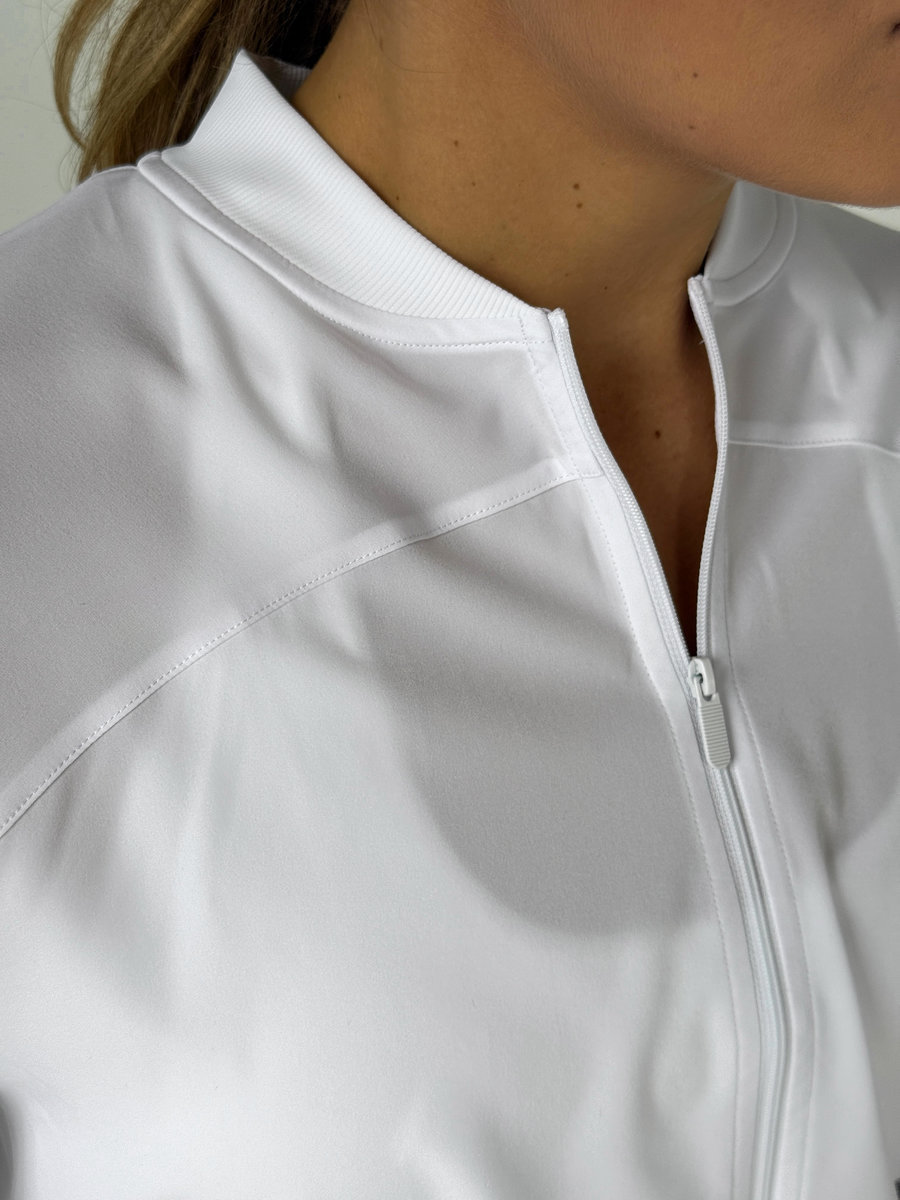 Спортивная олимпийка-бомбер  укороченного типа