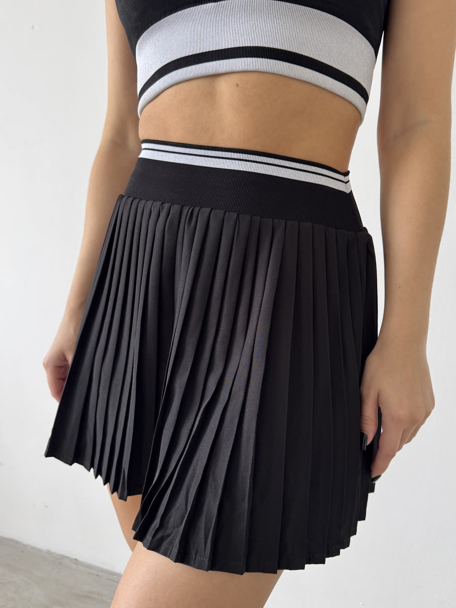 Спортивная юбка-шорты плиссе с эластичной резинкой с контрастной полосой