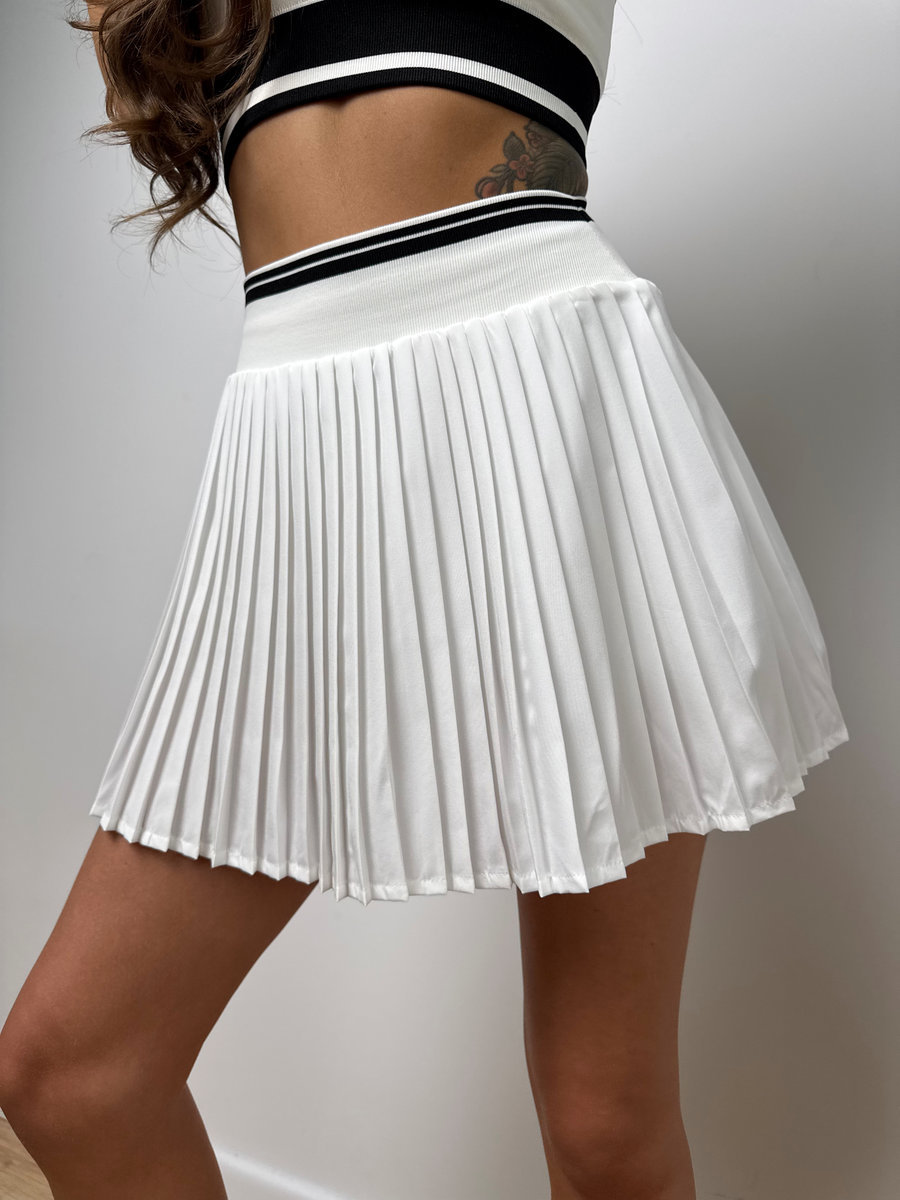 Спортивная юбка-шорты плиссе с эластичной резинкой с контрастной полосой