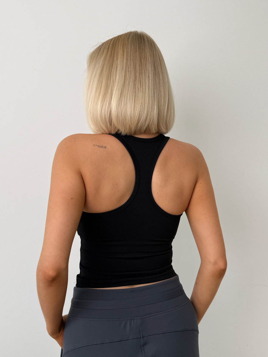 Майка-топ c открытыми лопатками с встроенными чашками