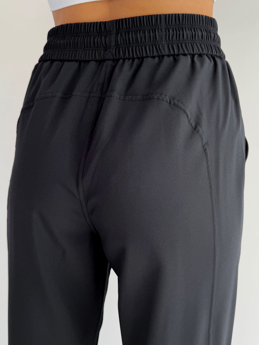 Спортивные брюки с резинкой