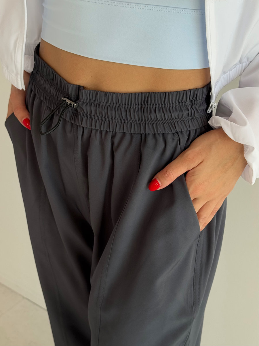 Спортивные брюки с резинкой