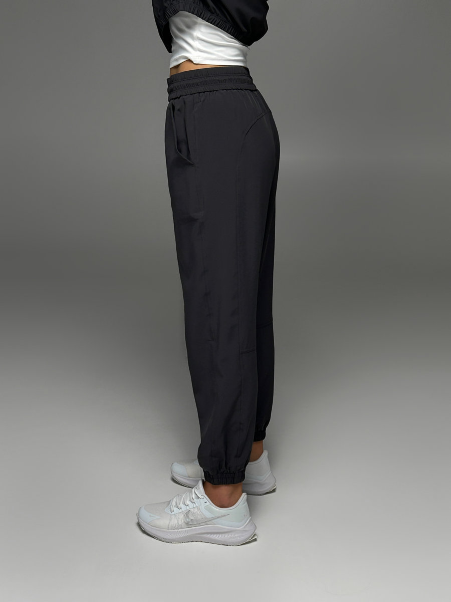 Спортивные брюки с резинкой