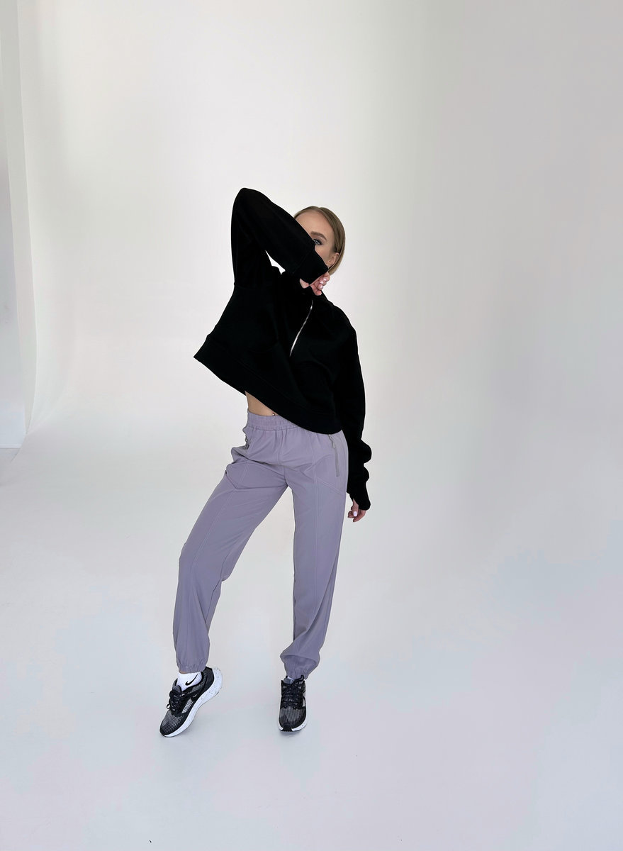 Спортивные брюки с карманами на замочках