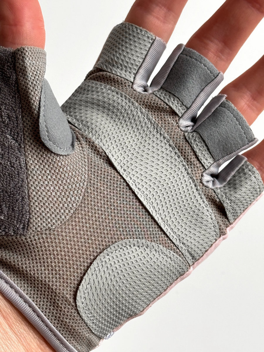 Перчатки спортивные