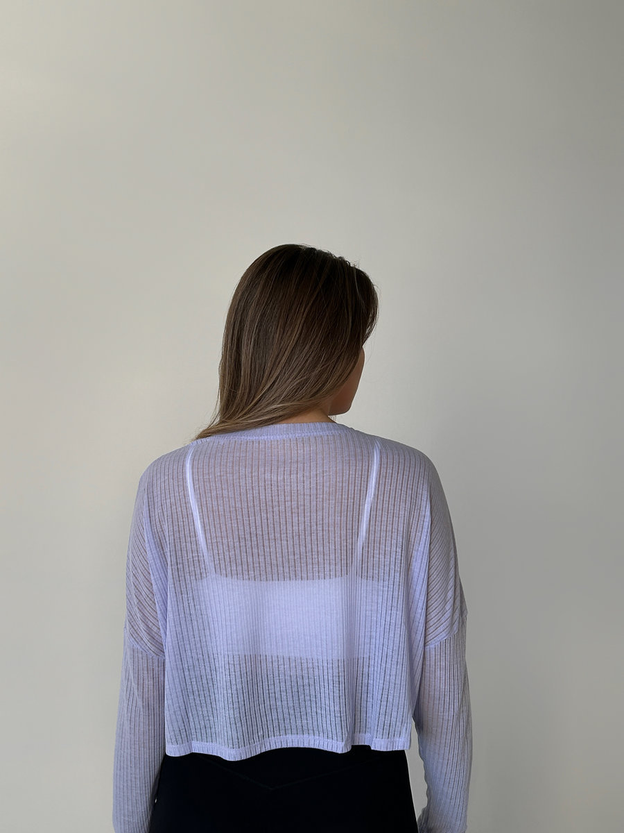 Лонгслив укороченный из трендовой полупрозрачной ткани