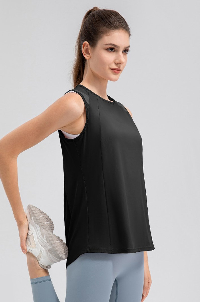 Майка удлиненная прямая с сеточкой на спине