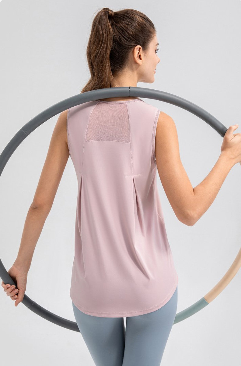 Майка удлиненная прямая с сеточкой на спине