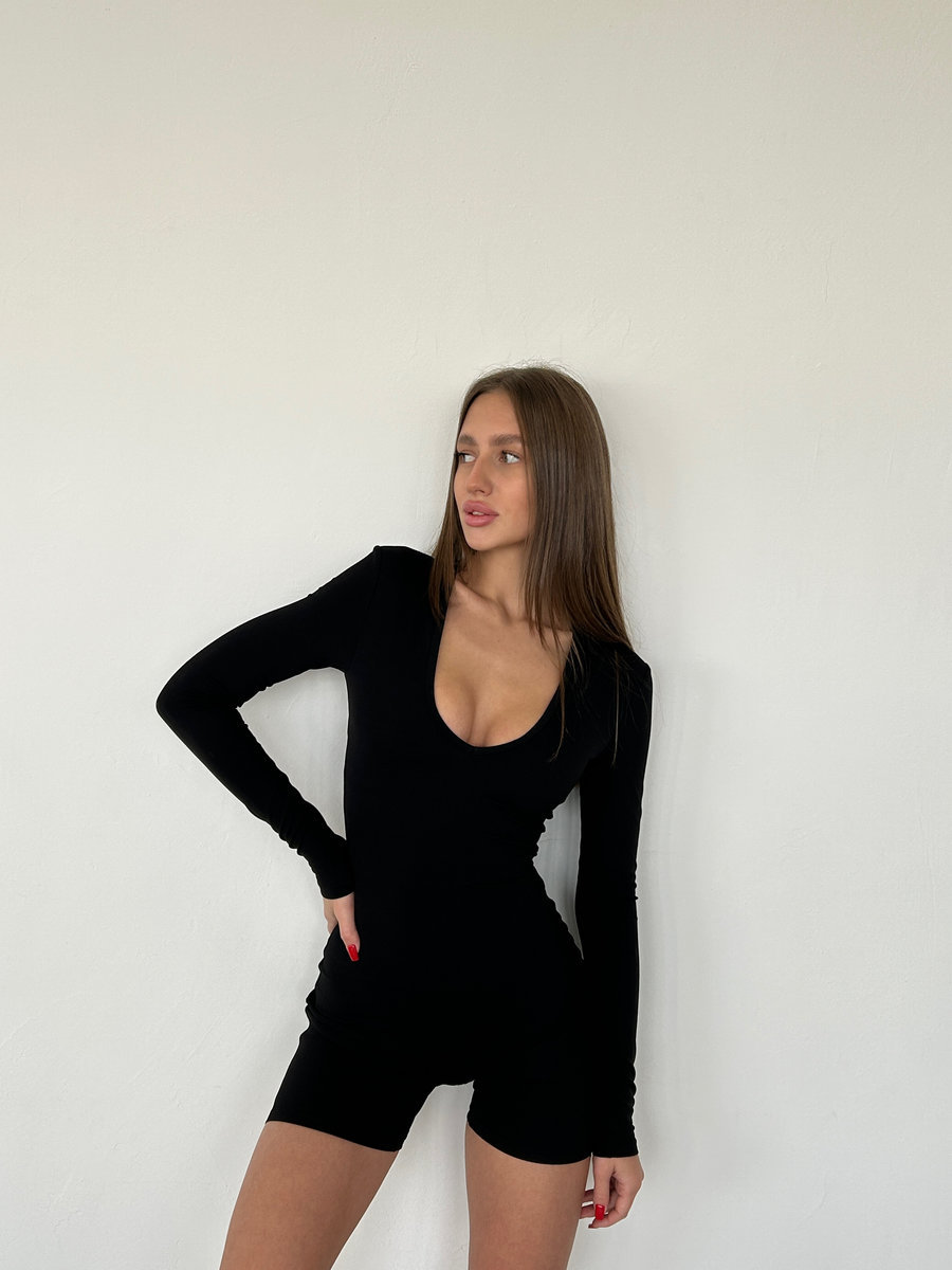 Комбинезон укороченный с длинными рукавами