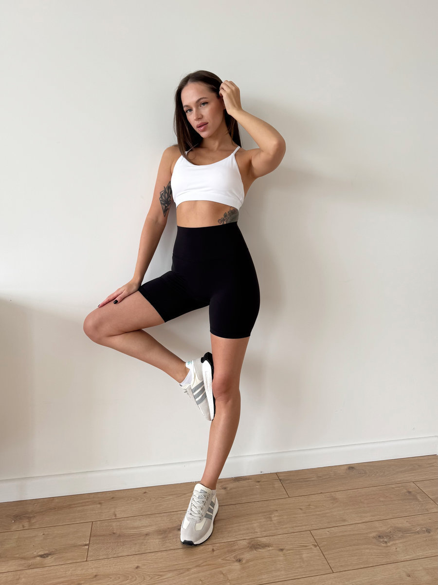 Спортивные шорты до середины бедра для йоги и велоспорта