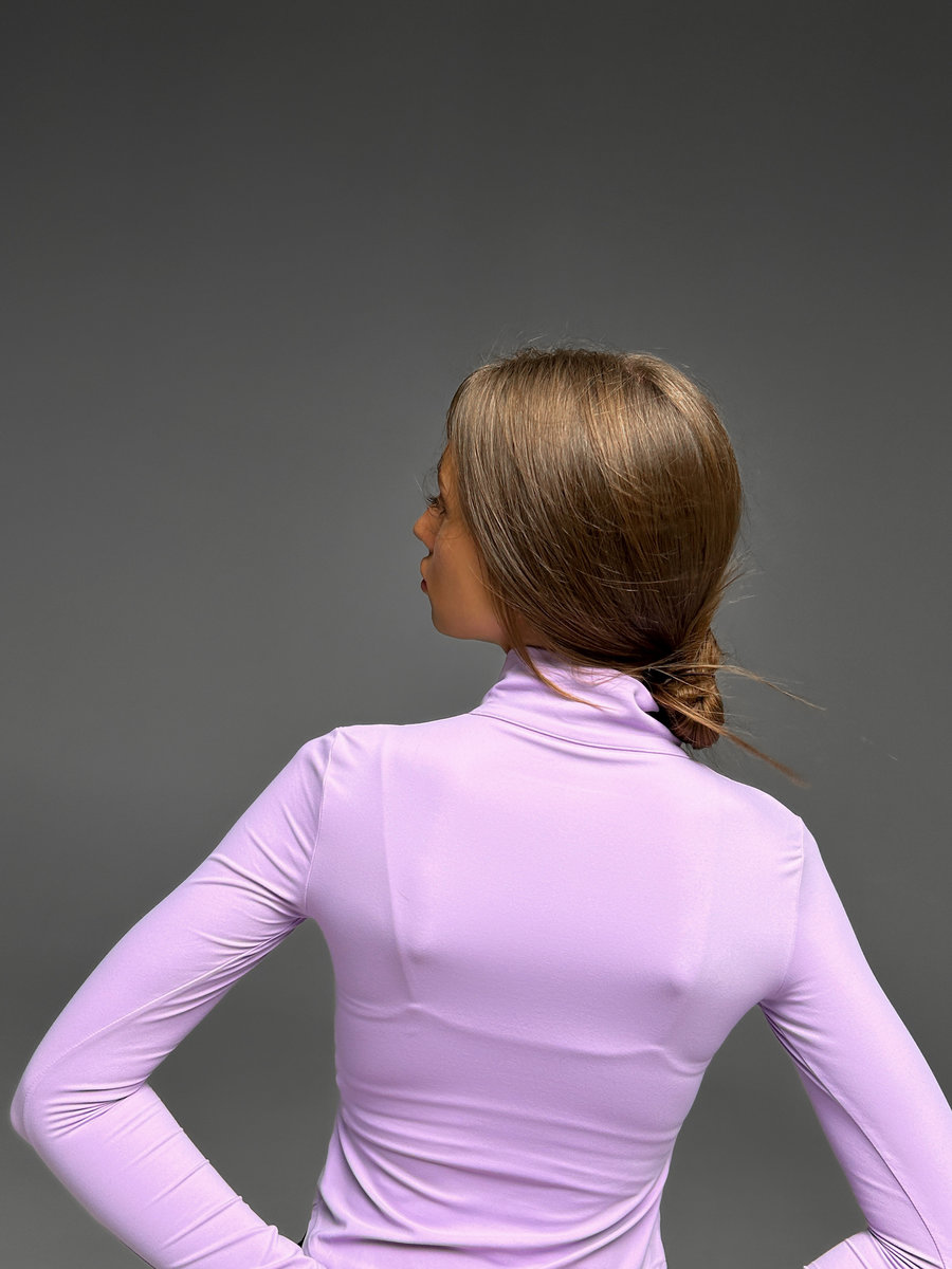 Спортивный рашгард средней длины с полузамком