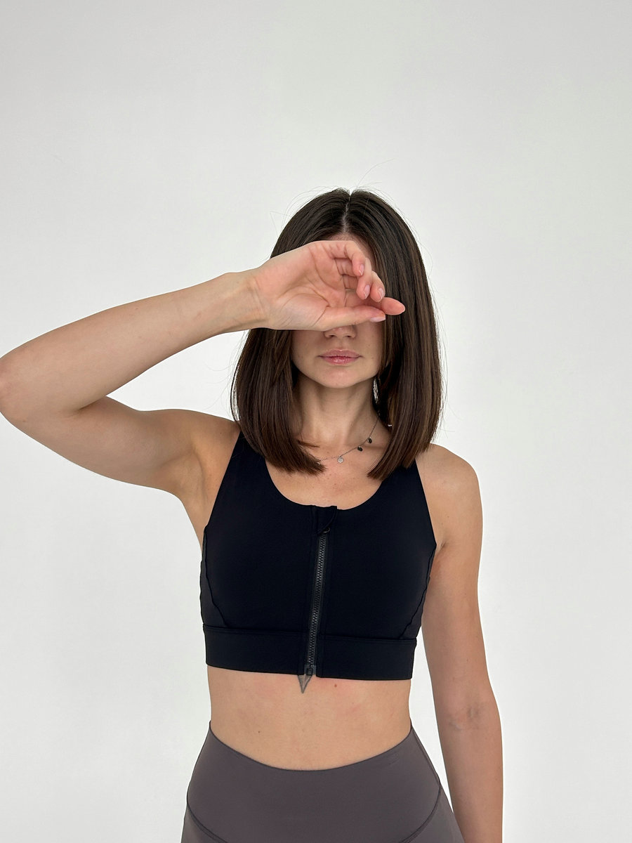 Спортивное бра с перекрещивающимися бретелями на спине (замок на груди)