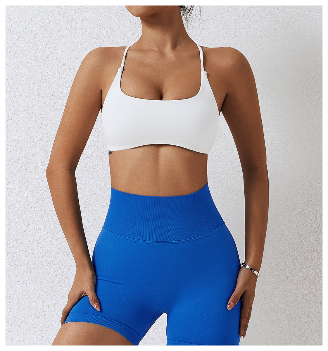 Открытое бра c тонкими бретелями (без застежки)