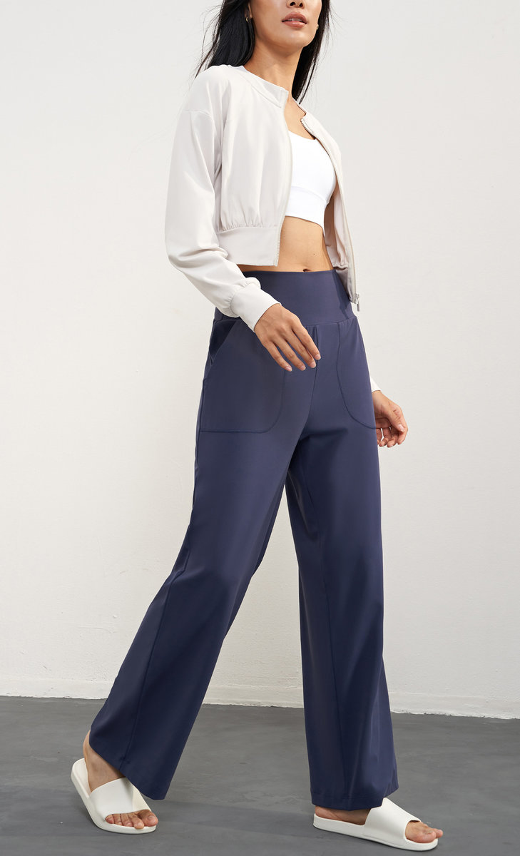 Олимпийка на замке укороченного кроя