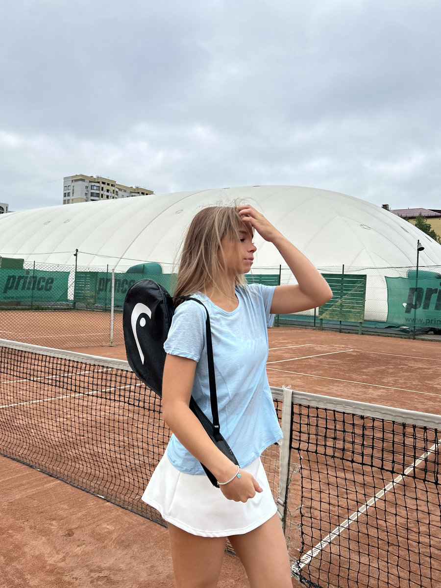 Футболка полупрозрачная с открытой спиной