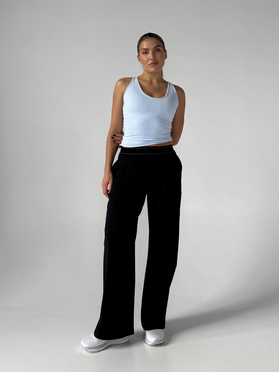 Майка облегающая со встроенными чашками