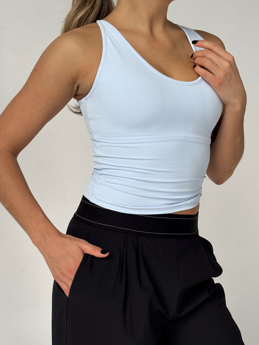 Майка облегающая со встроенными чашками