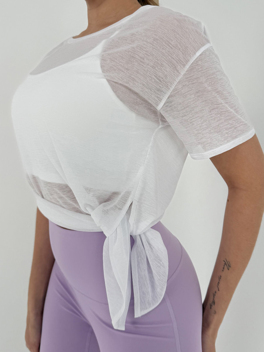 Футболка из полупрозрачной ткани с разрезом спереди