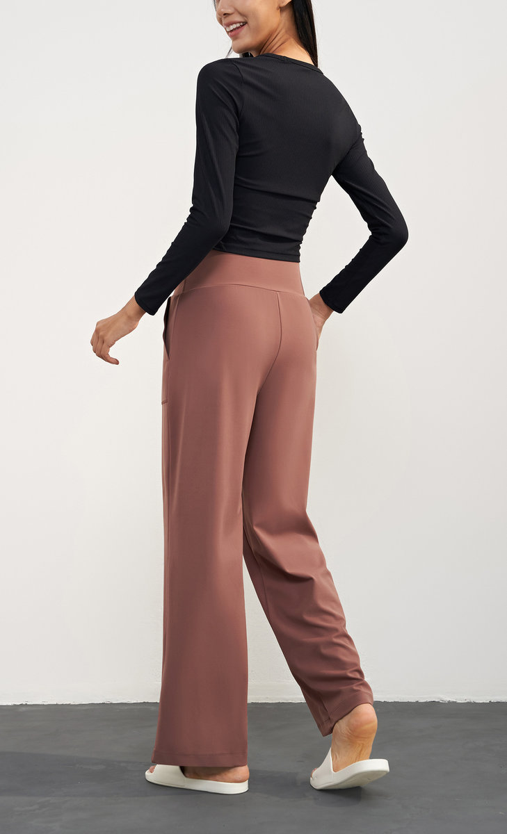 Лонгслив спортивный со сборкой по бокам