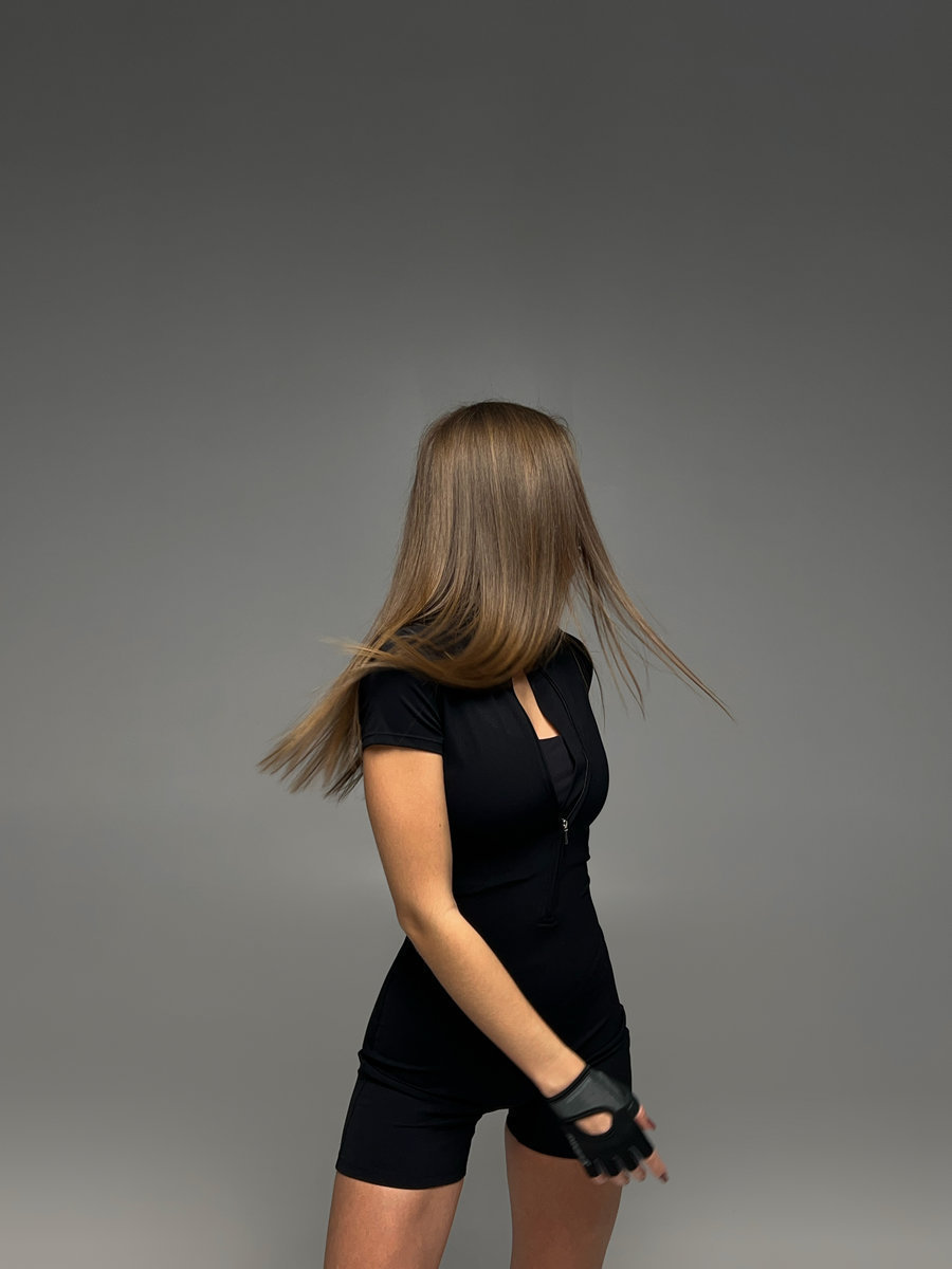 Комбинезон на замочке укороченный с короткими рукавами