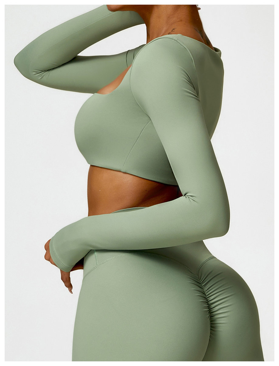 Кроп-топ с чашками и длинным рукавом