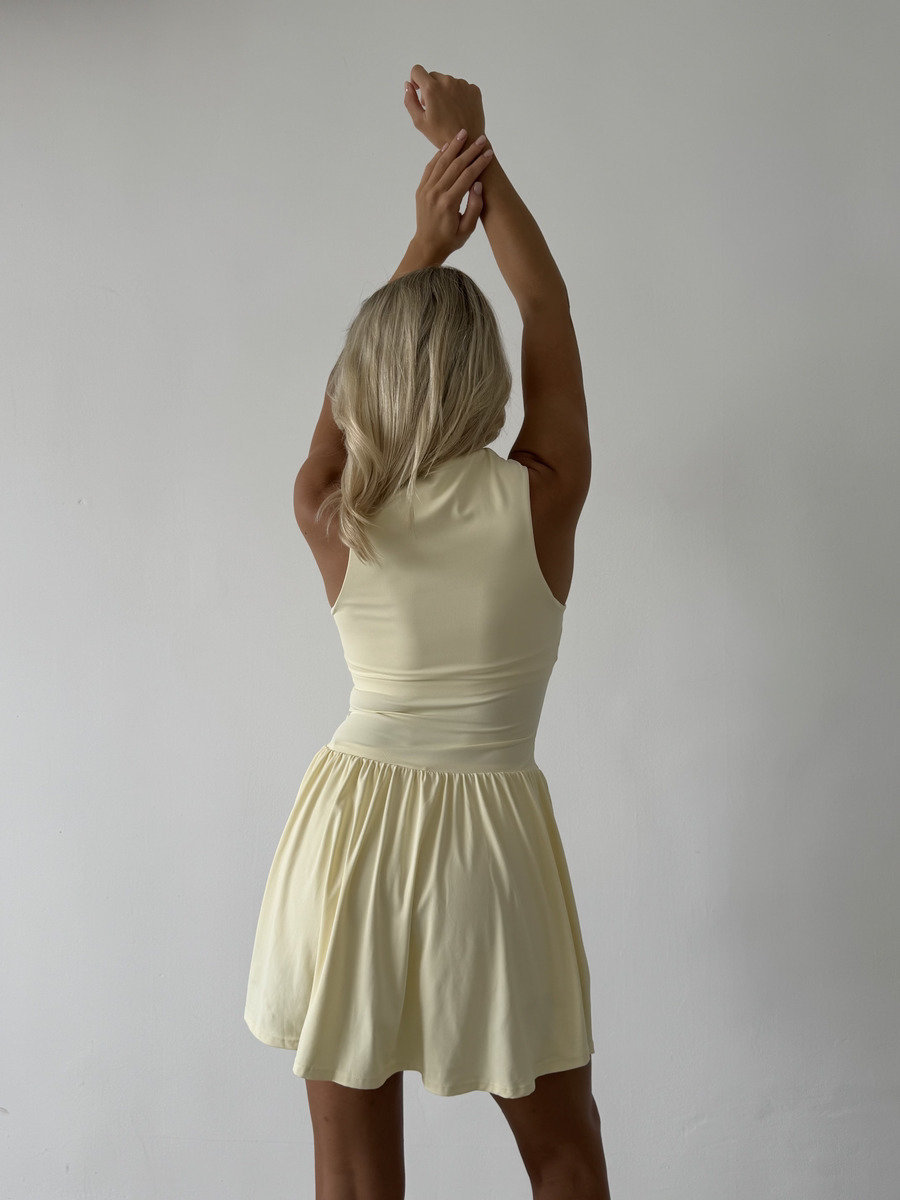 Комбинезон на молнии с юбкой-шортами