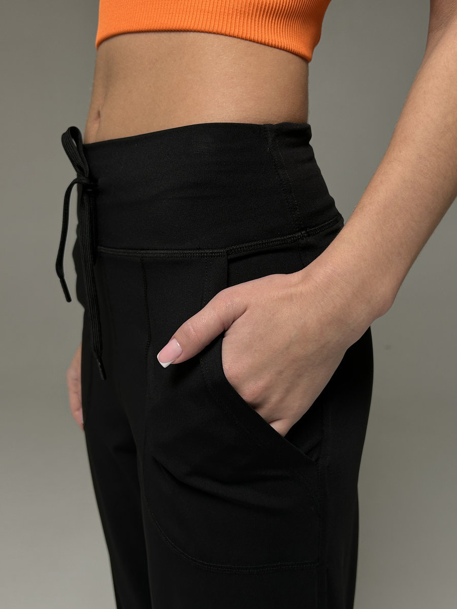 Эластичные брюки-трубы для спорта