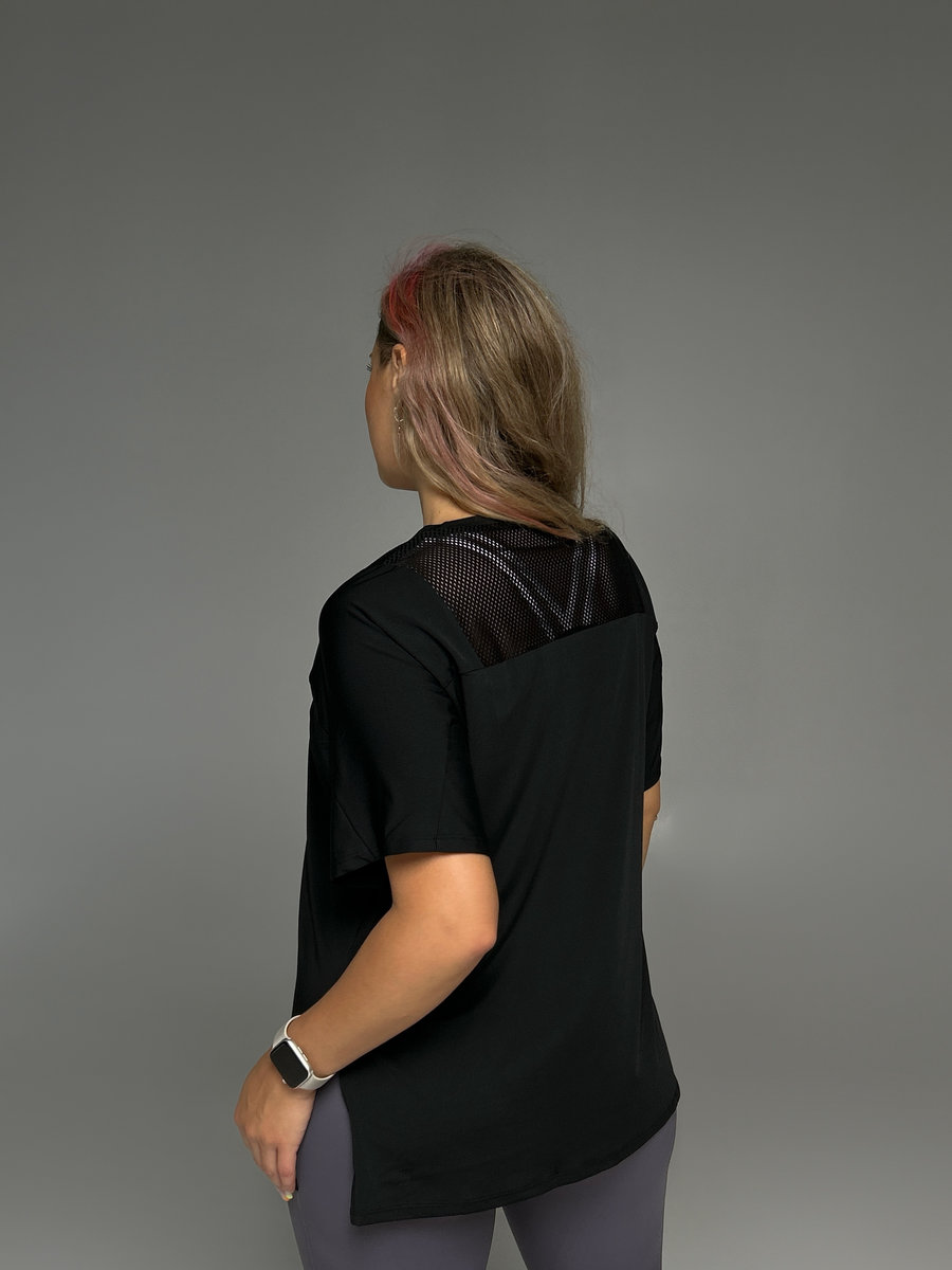 Футболка удлиненная свободного кроя с перфорацией