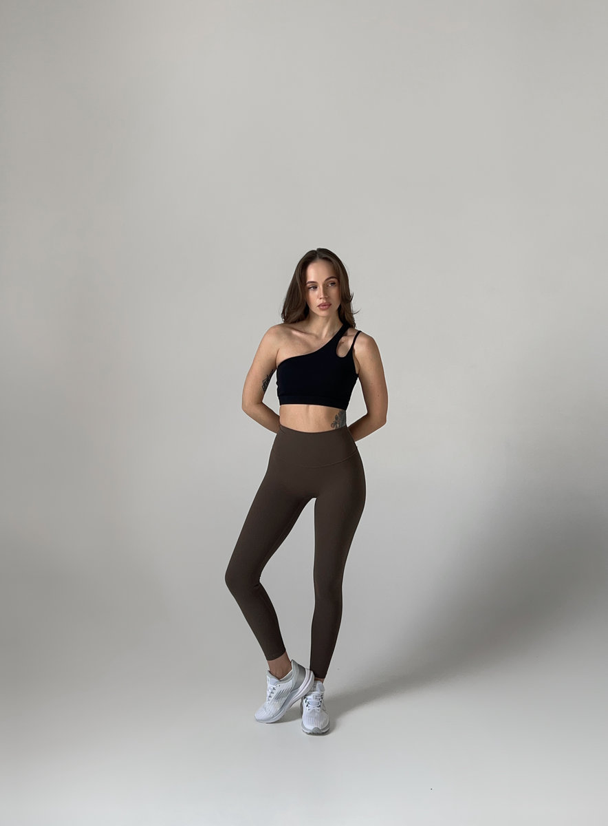 Лосины  Y-швом,  подчеркивающим ягодицы ( Высокая посадка)