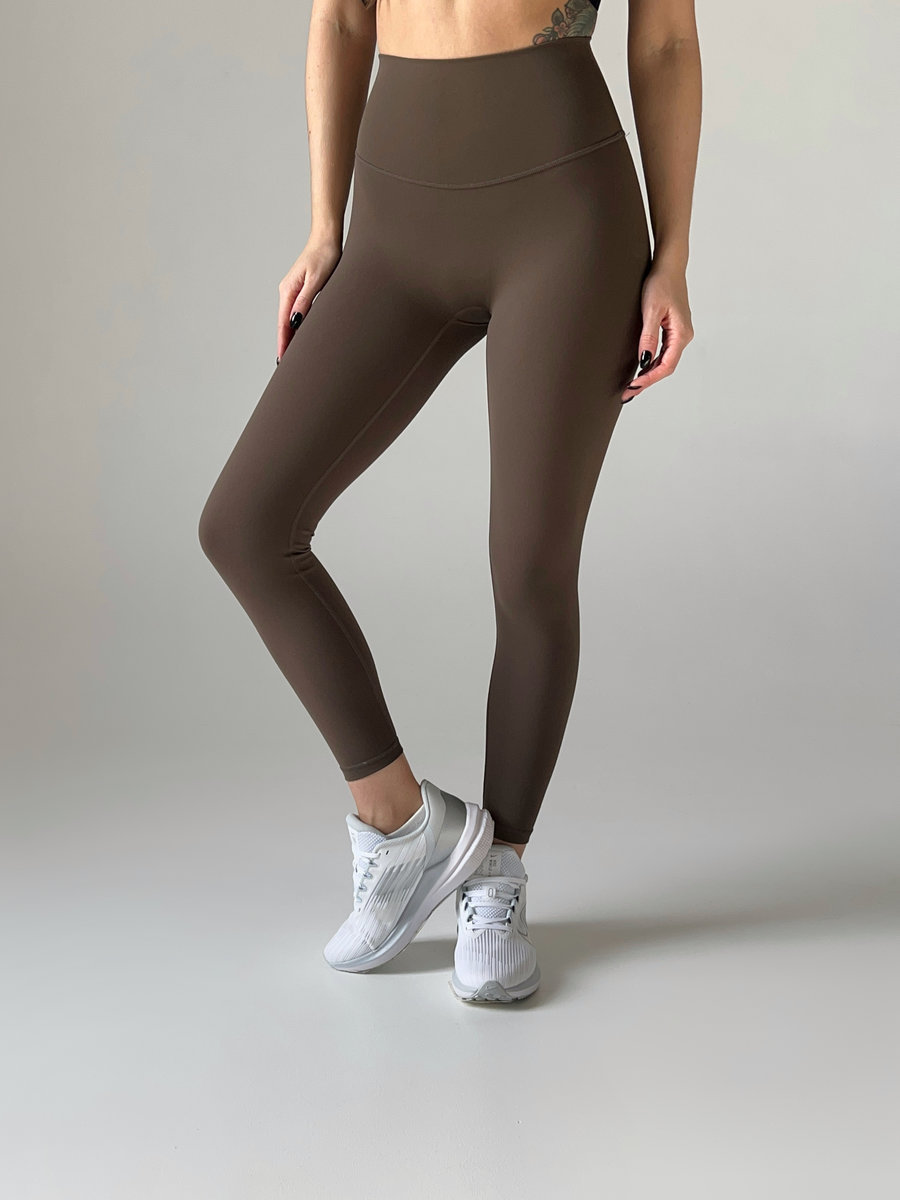 Лосины  Y-швом,  подчеркивающим ягодицы ( Высокая посадка)