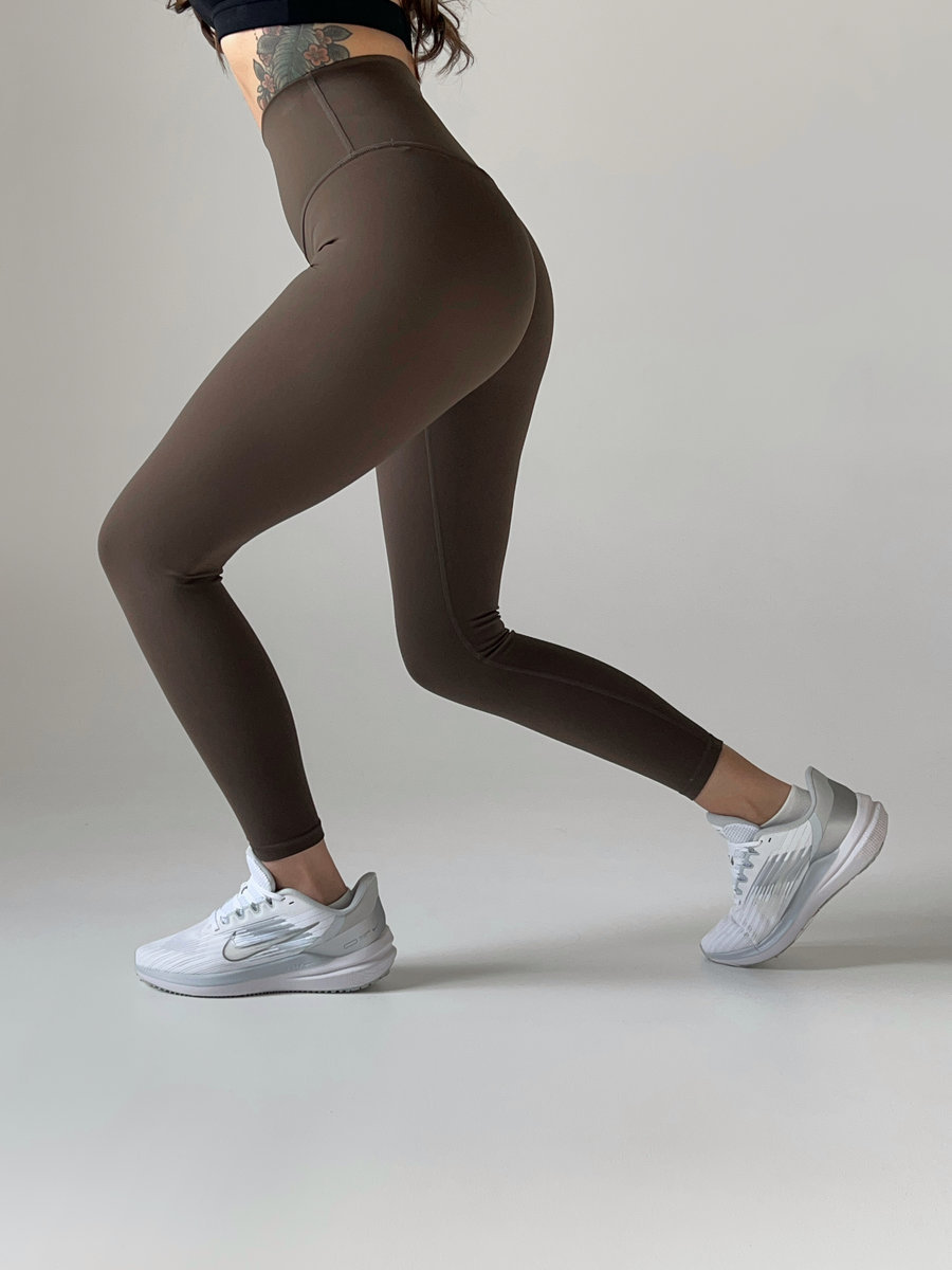 Лосины  Y-швом,  подчеркивающим ягодицы ( Высокая посадка)