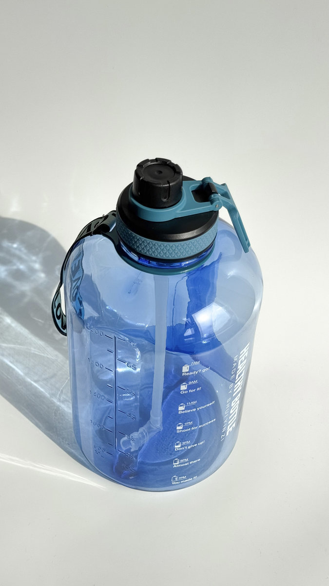 Спортивная бутылка 2200мл