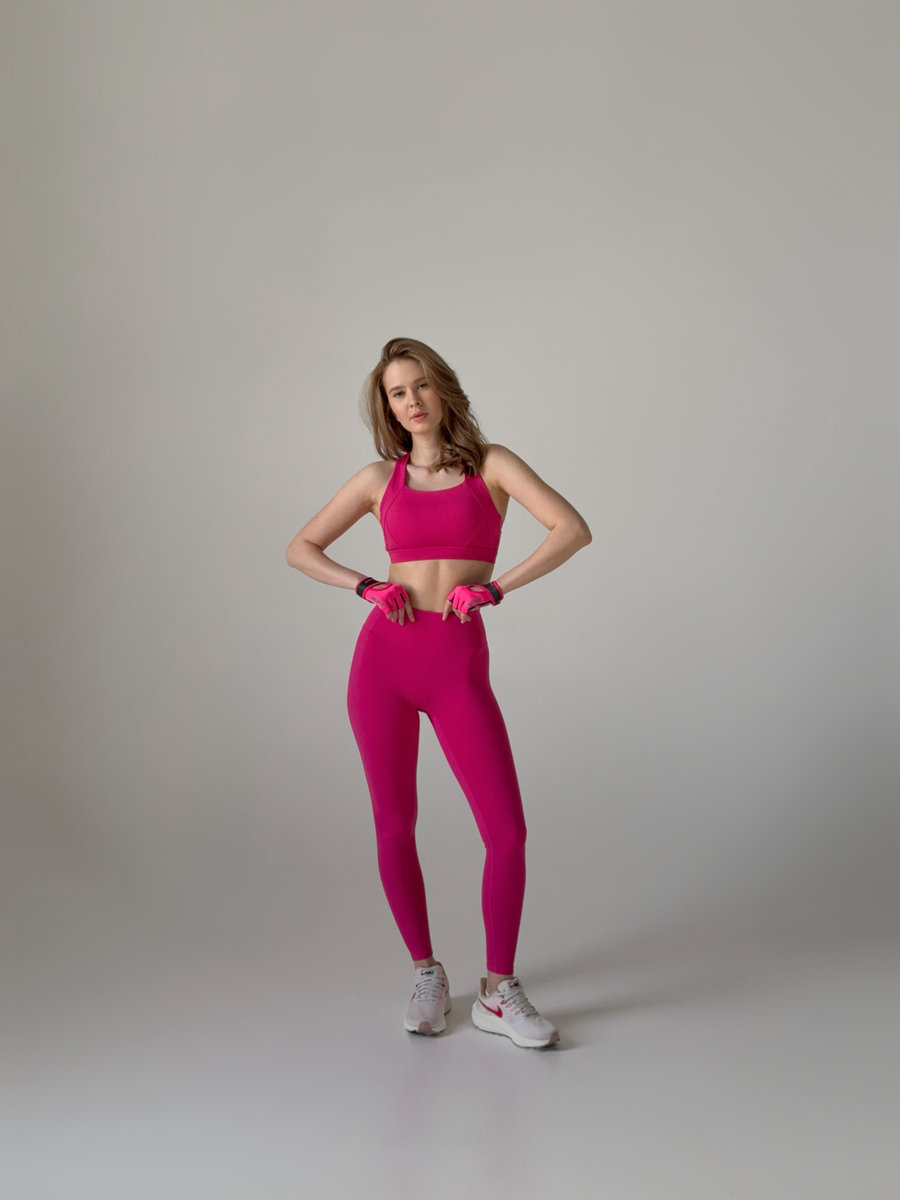 Классические лосины с V-образным швом и подчеркнутыми ягодицах (Высокая посадка)