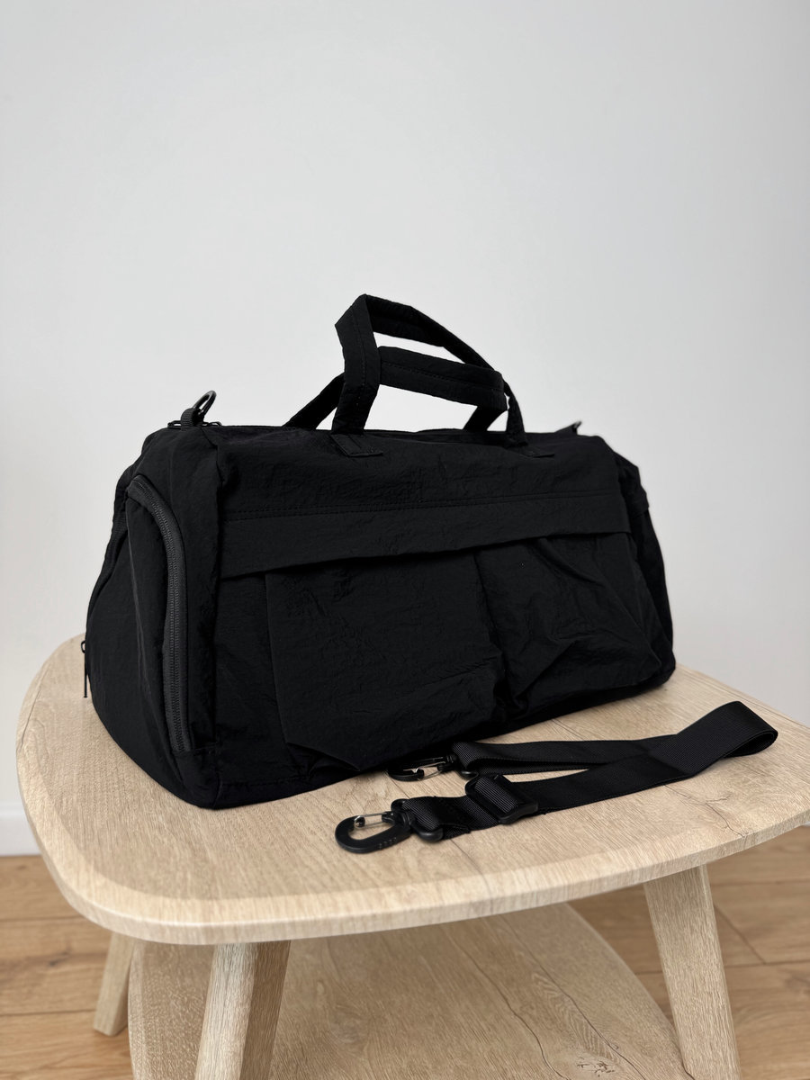 Компактная спортивная сумка для фитнеса из трендовой ткани (Черная)