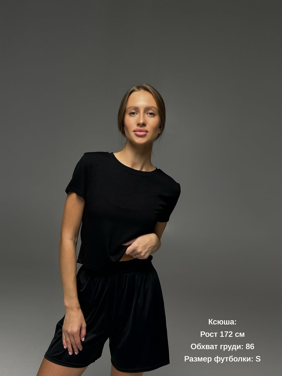 Футболка средней длины прямая