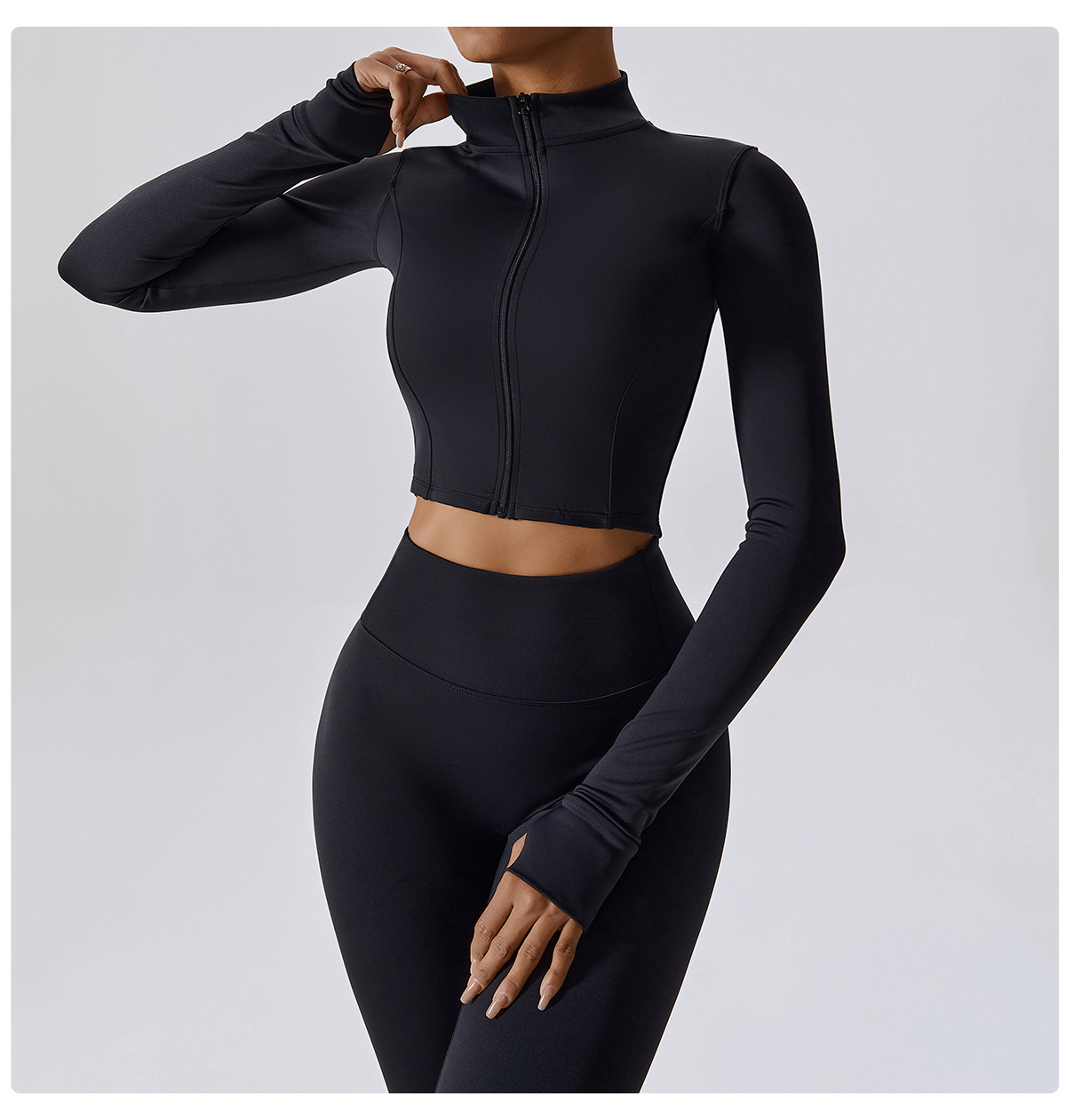 Спортивный укороченный рашгард на молнии