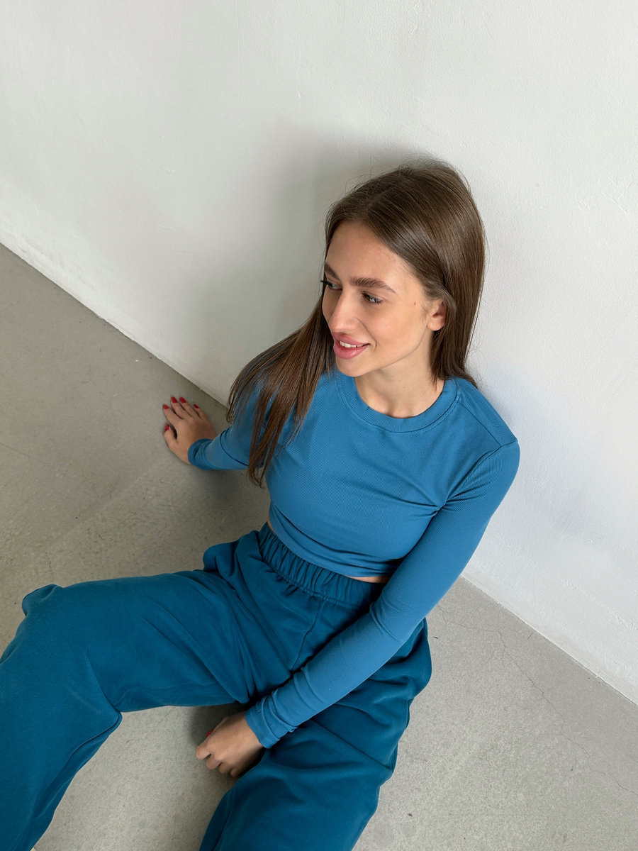 Спортивный рашгард в рубчик без чашек