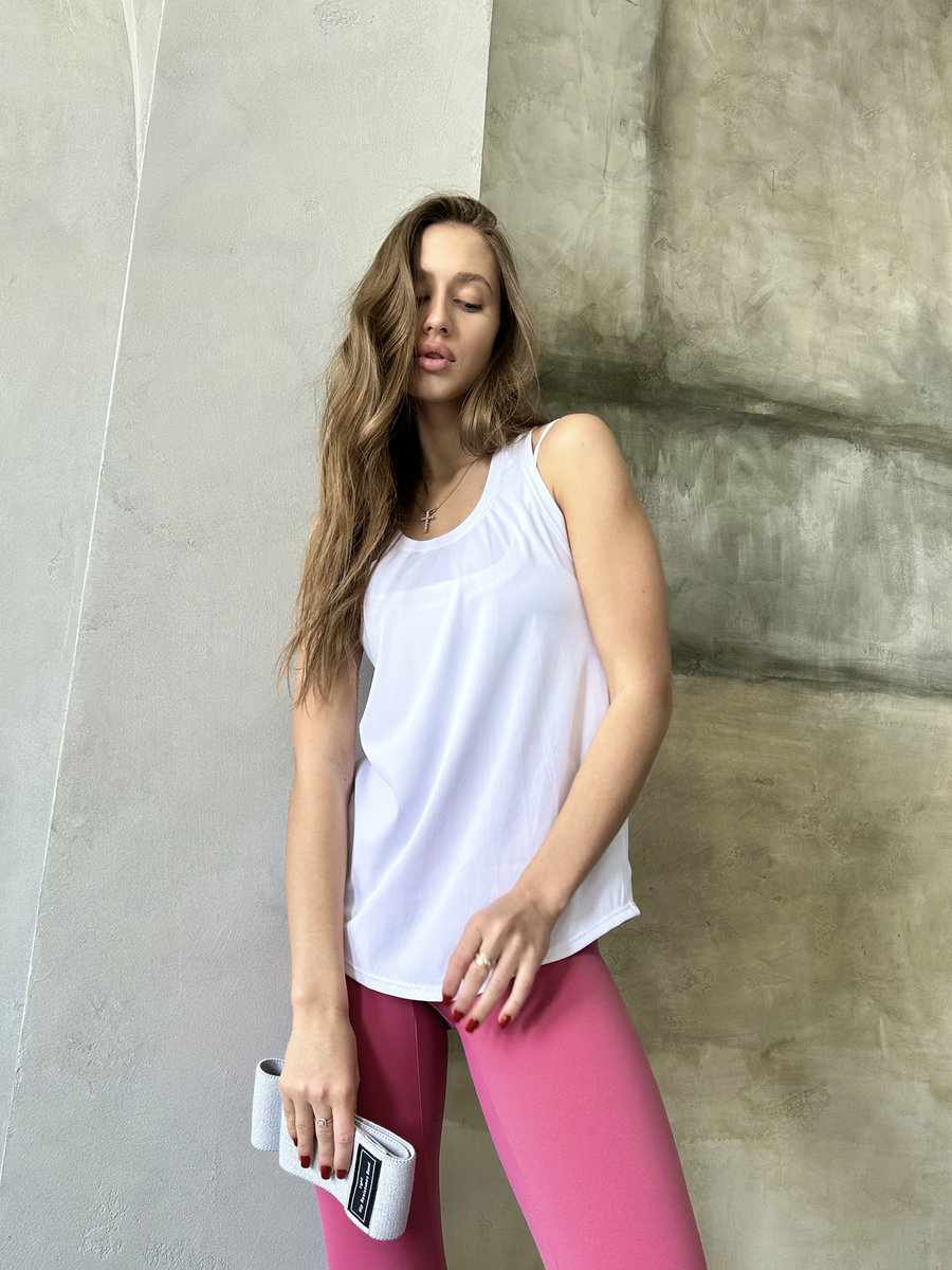 Спортивная майка с сужением в зоне лопаток (без чашек)