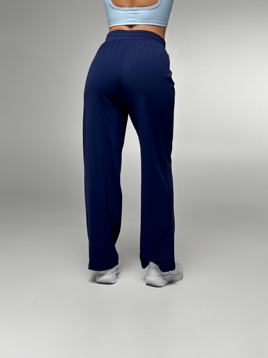 Спортивные брюки-трубы утепленные